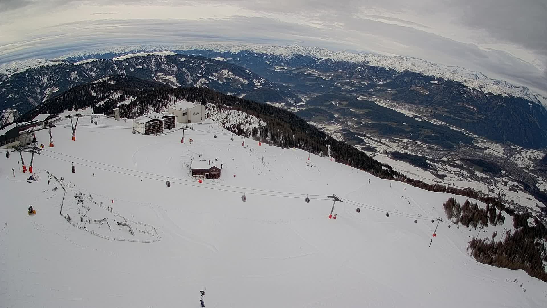 Stazione sciistica di Plan de Corones | vista su Brunico