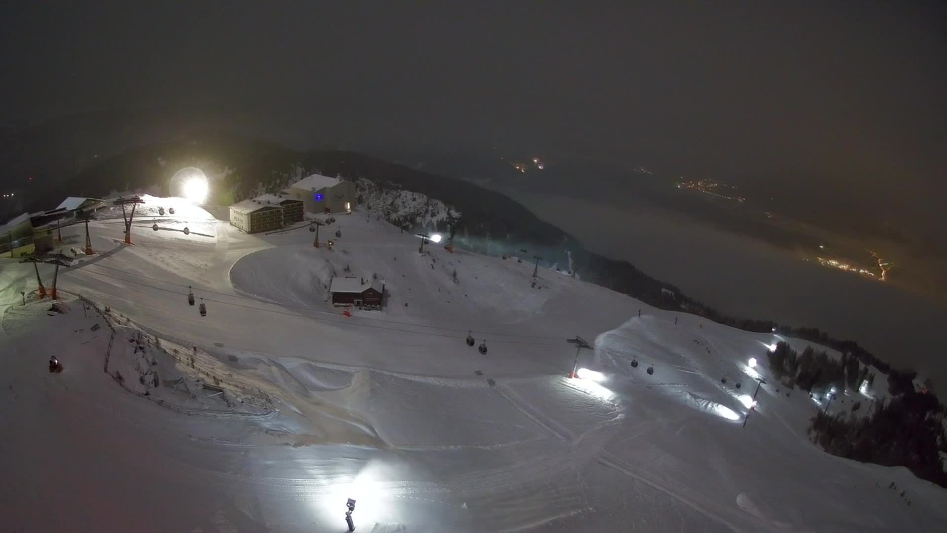 Cima estación de esquí Kronplatz | vista hacia Brunico