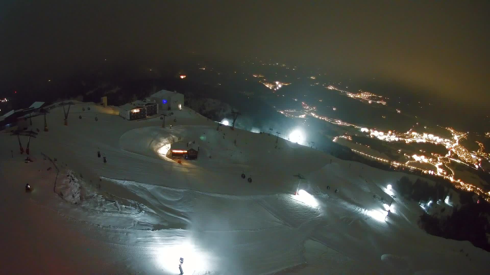 Cima estación de esquí Kronplatz | vista hacia Brunico