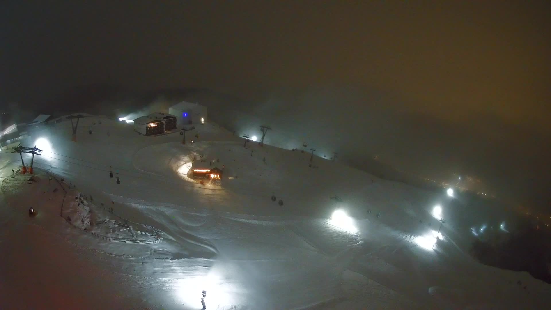 Cima estación de esquí Kronplatz | vista hacia Brunico
