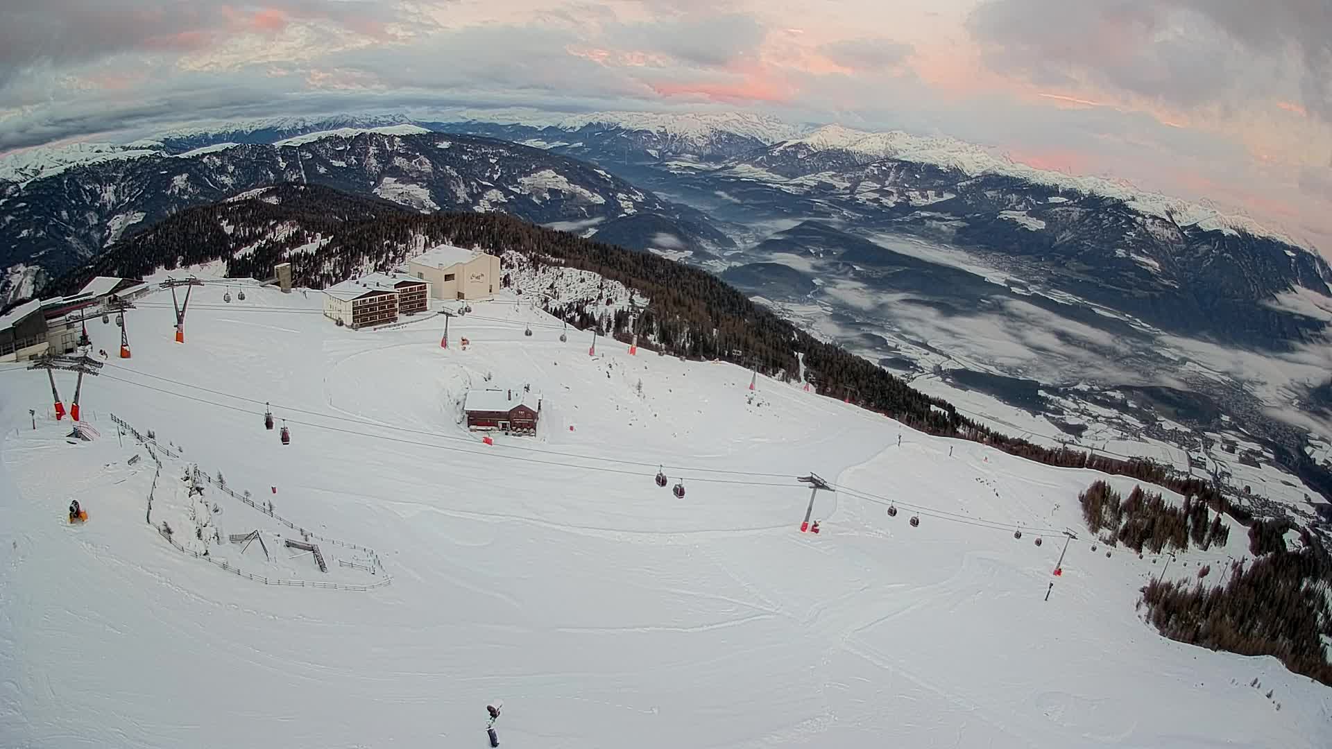 Stazione sciistica di Plan de Corones | vista su Brunico