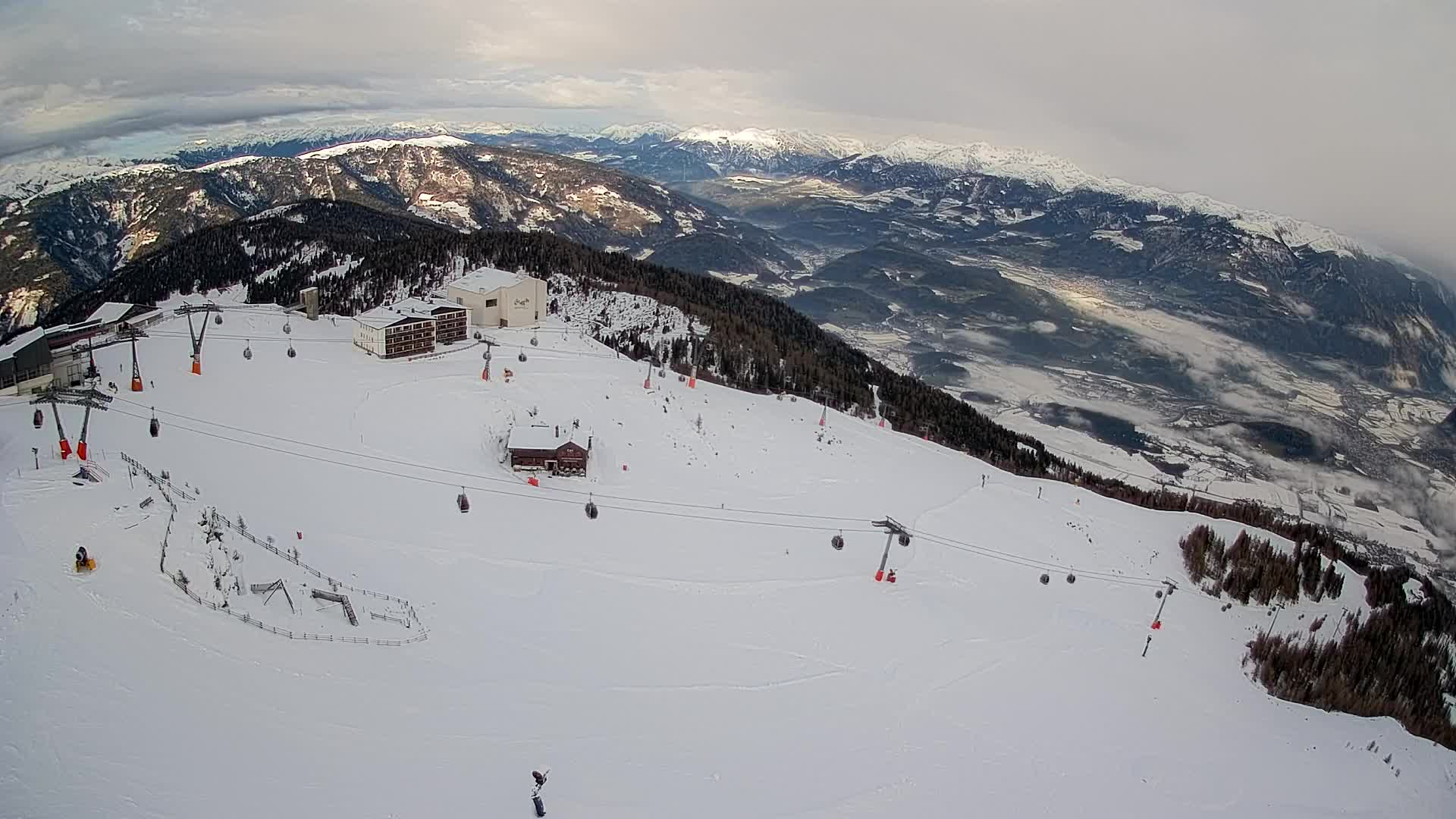 Skigebiet Kronplatz Gipfel | Blick auf Bruneck