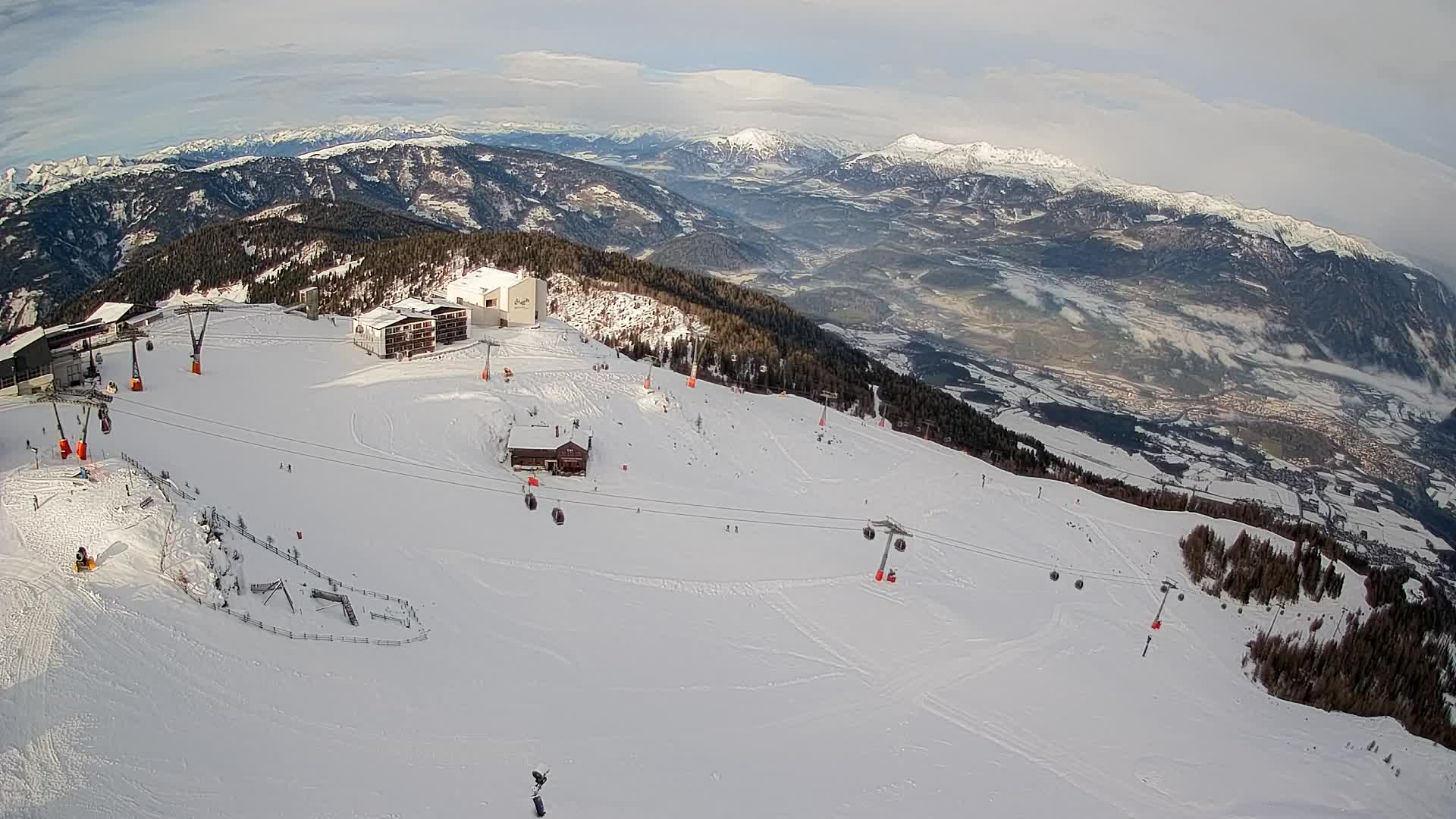 Stazione sciistica di Plan de Corones | vista su Brunico