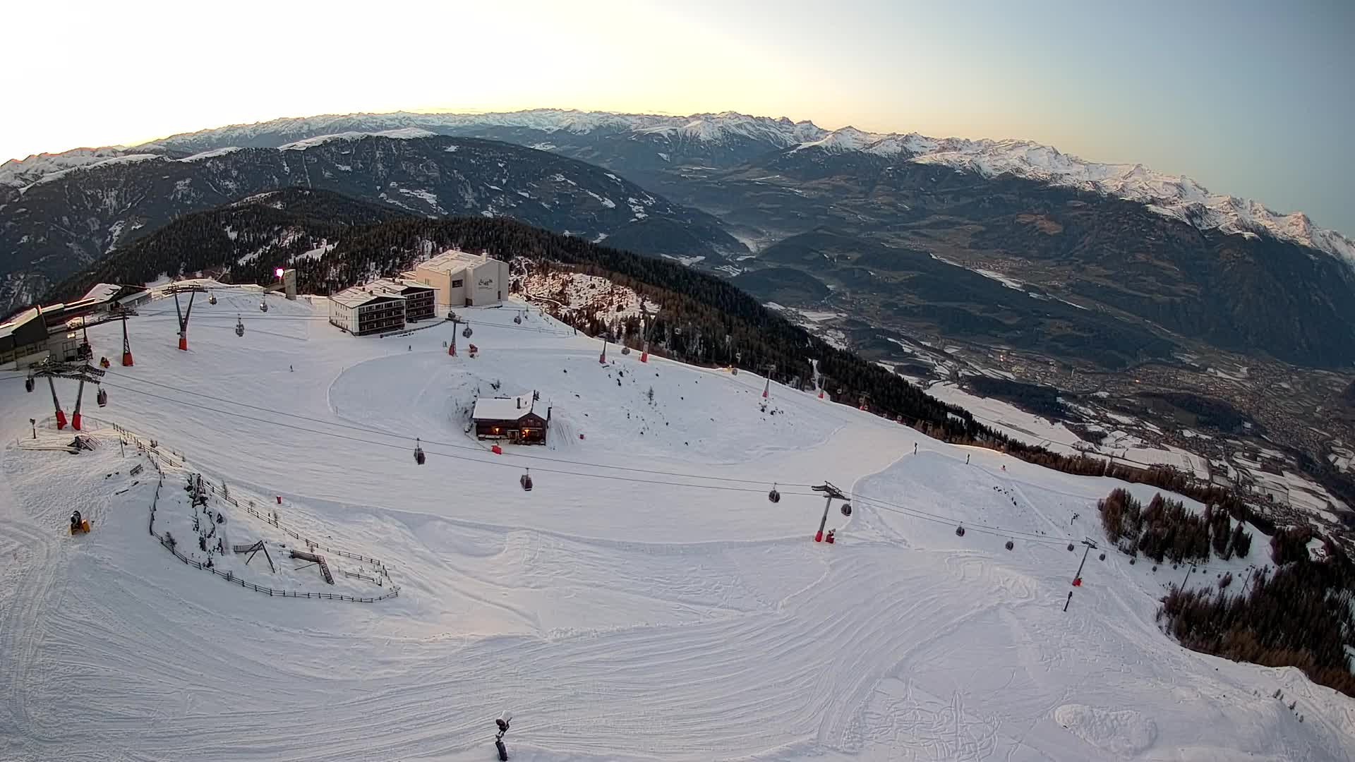 Stazione sciistica di Plan de Corones | vista su Brunico