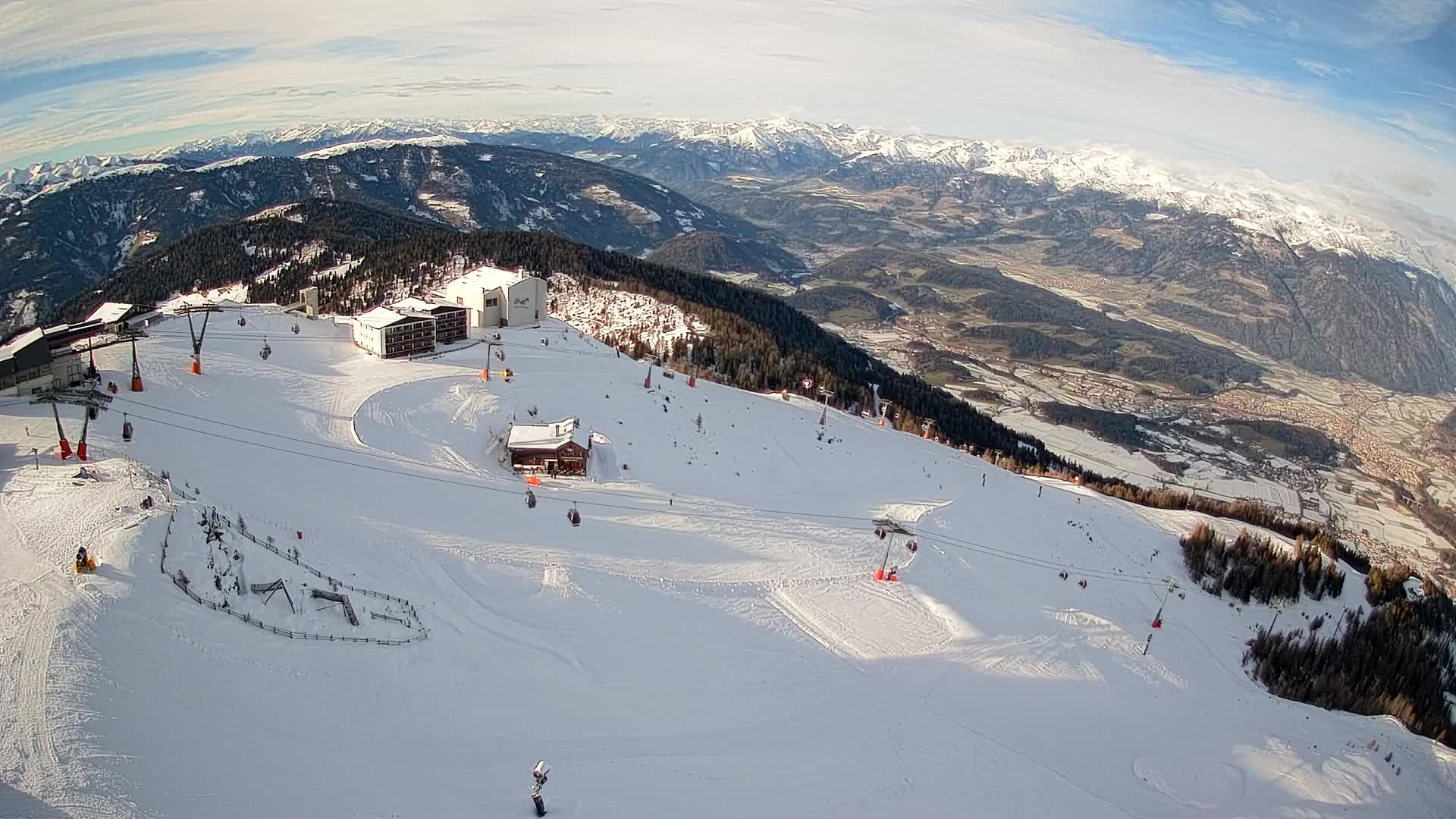 Skigebiet Kronplatz Gipfel | Blick auf Bruneck