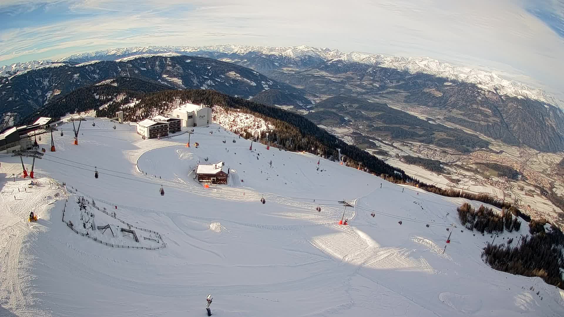 Stazione sciistica di Plan de Corones | vista su Brunico