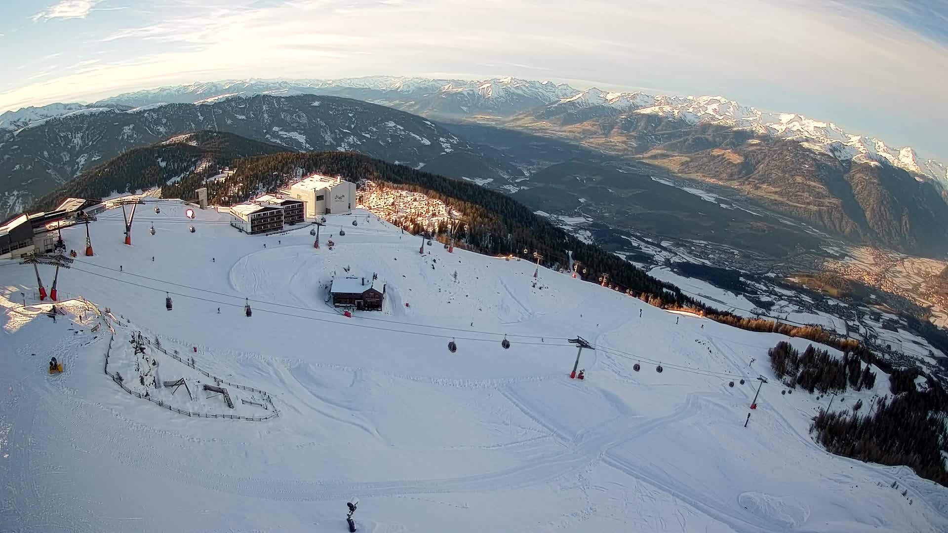 Skigebiet Kronplatz Gipfel | Blick auf Bruneck