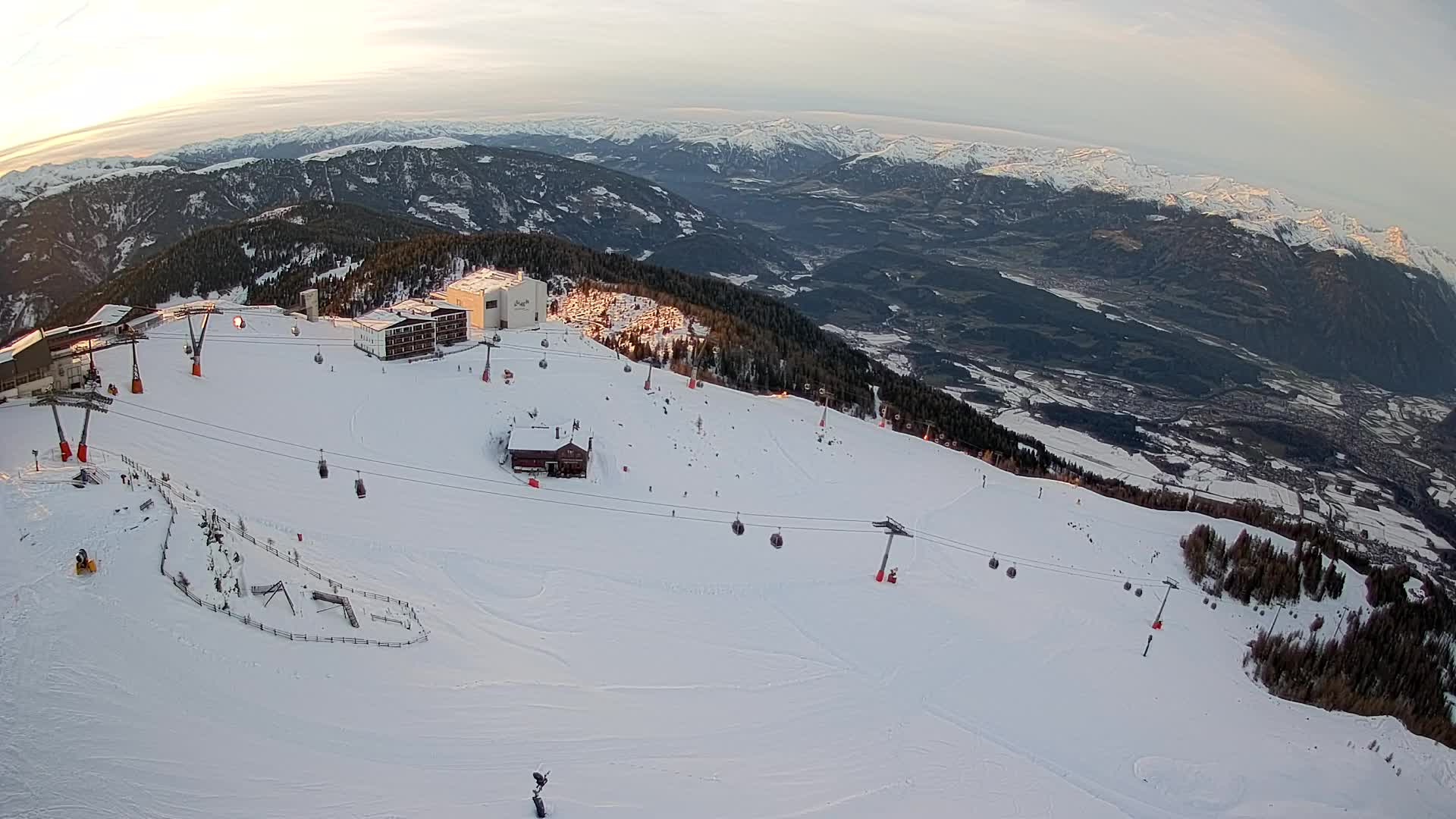 Station de ski Kronplatz sommet | vue sur Brunico