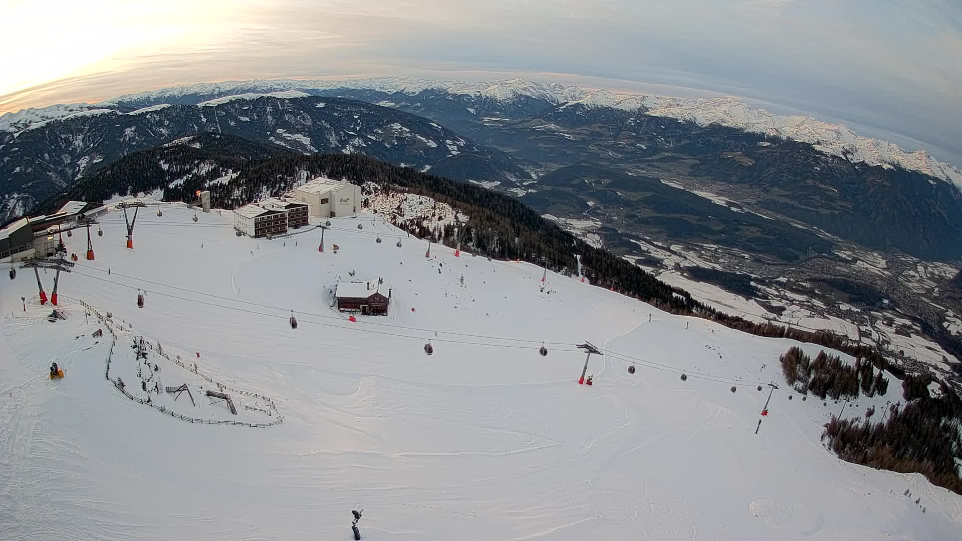 Station de ski Kronplatz sommet | vue sur Brunico