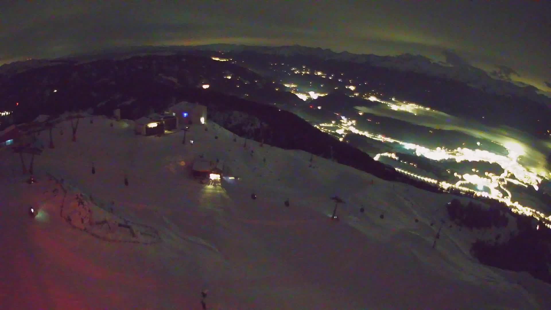 Cima estación de esquí Kronplatz | vista hacia Brunico