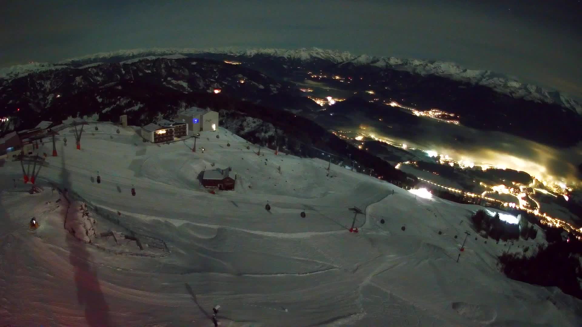 Cima estación de esquí Kronplatz | vista hacia Brunico