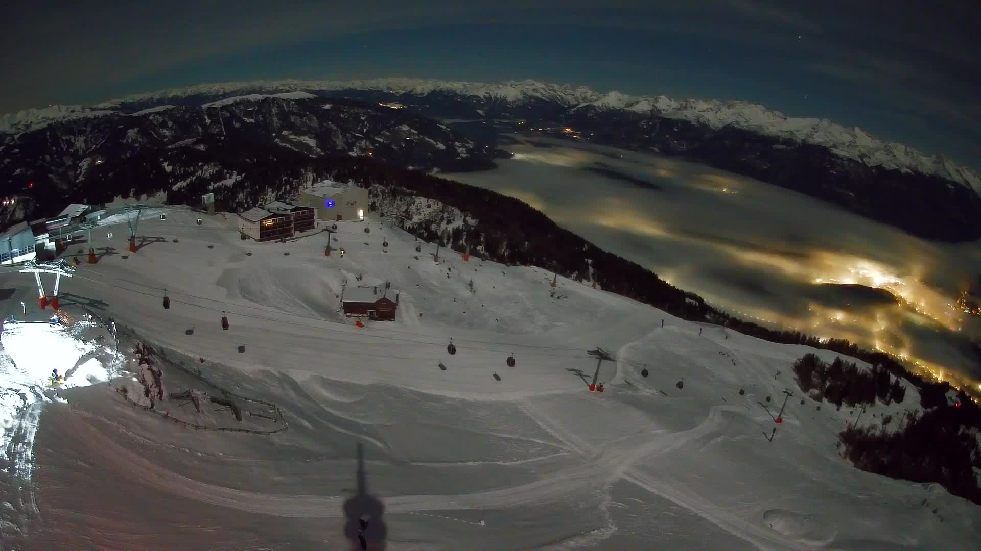Cima estación de esquí Kronplatz | vista hacia Brunico