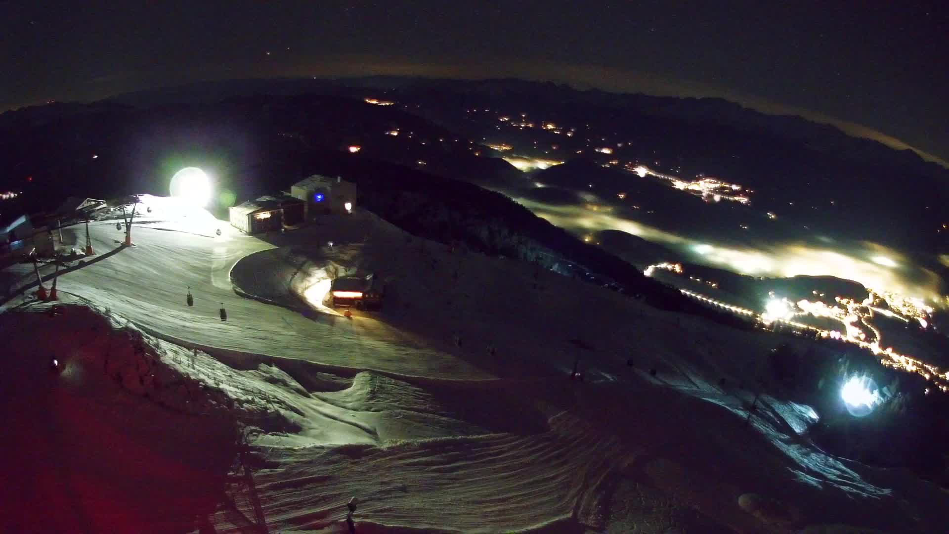 Cima estación de esquí Kronplatz | vista hacia Brunico