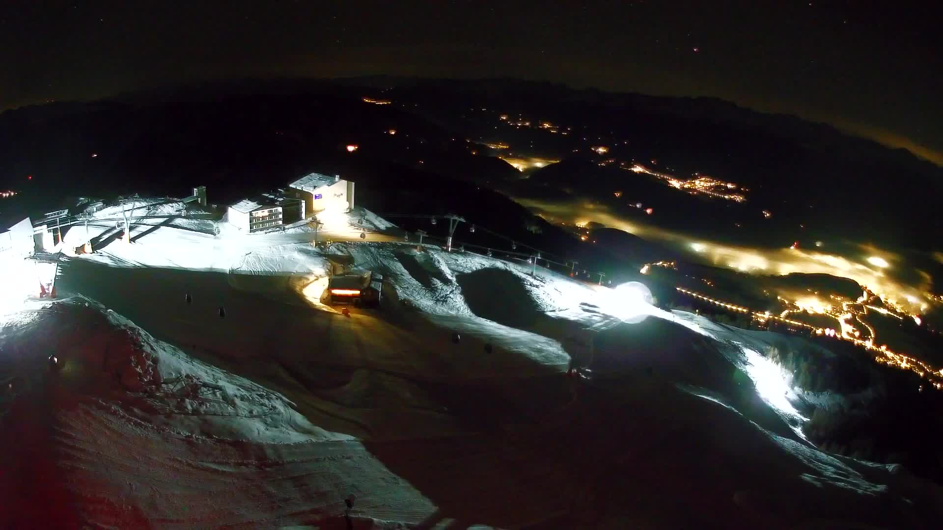 Cima estación de esquí Kronplatz | vista hacia Brunico