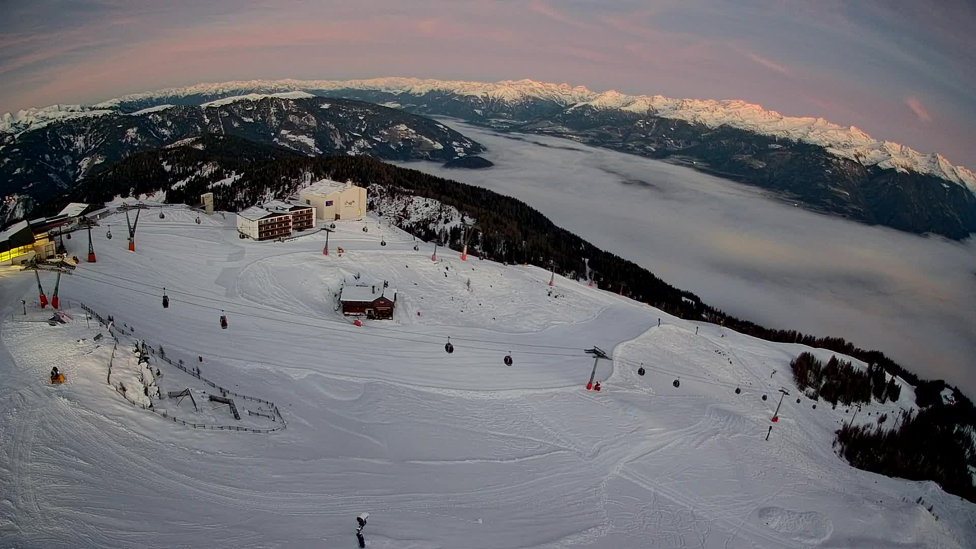 Skigebiet Kronplatz Gipfel | Blick auf Bruneck