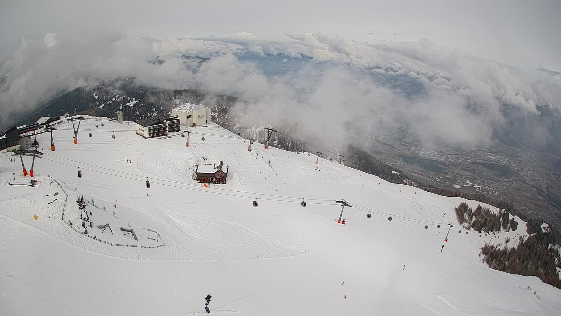 Skigebiet Kronplatz Gipfel | Blick auf Bruneck