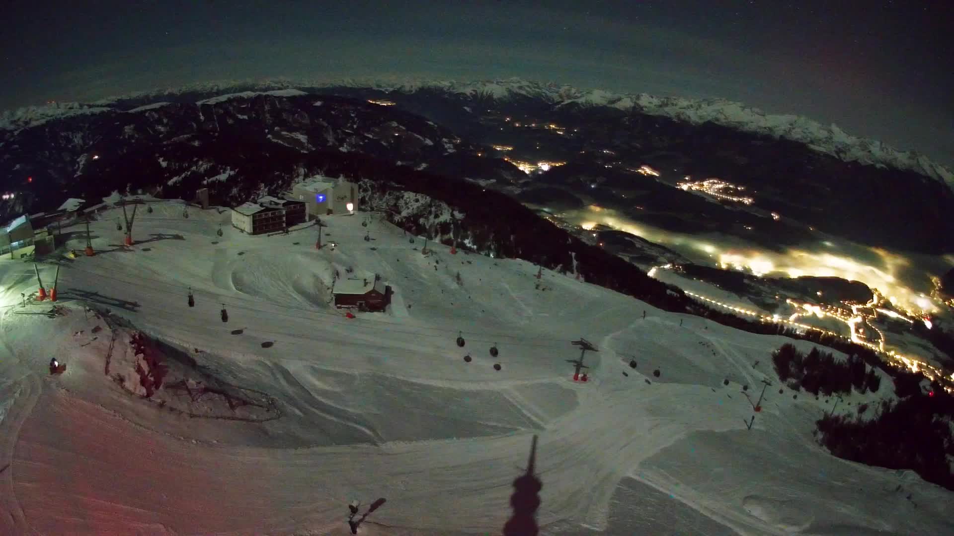 Cima estación de esquí Kronplatz | vista hacia Brunico