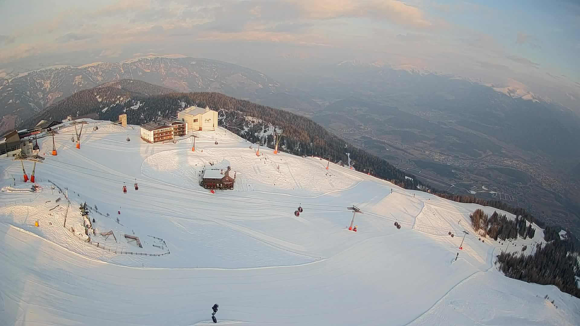 Stazione sciistica di Plan de Corones | vista su Brunico