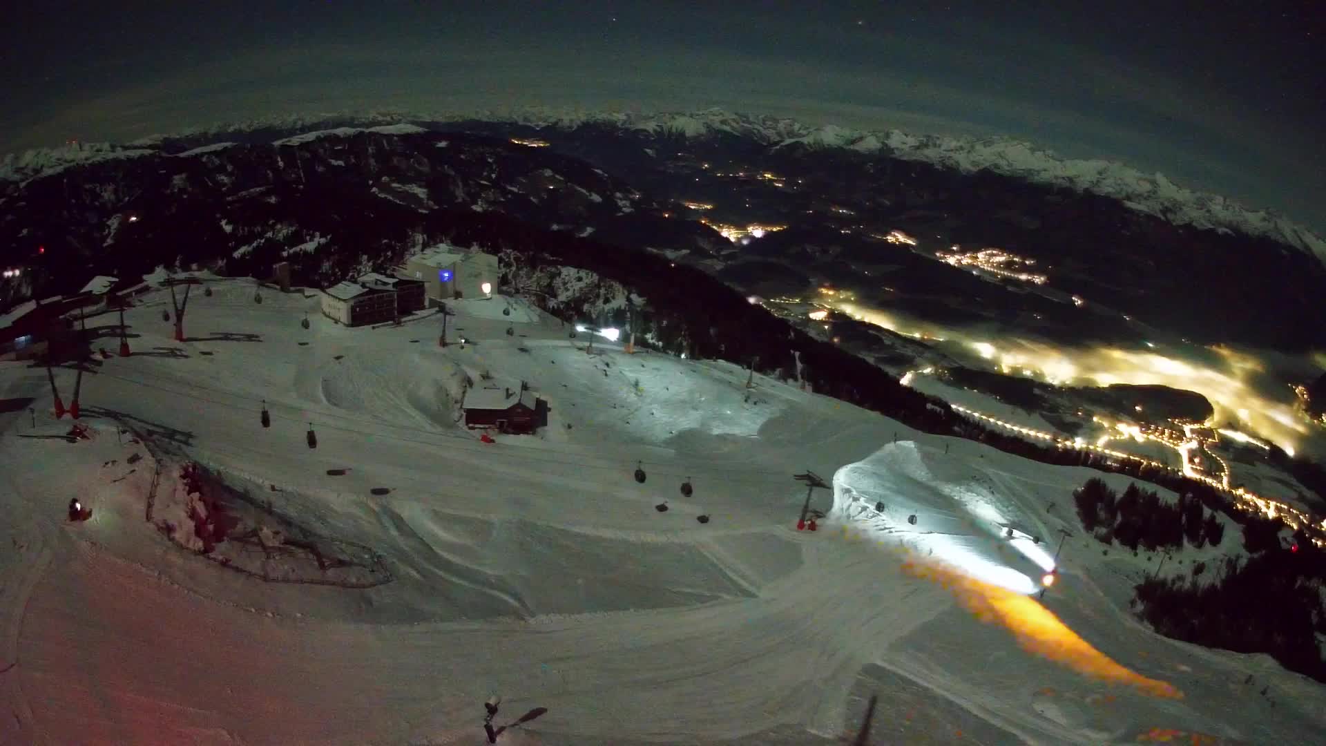 Cima estación de esquí Kronplatz | vista hacia Brunico