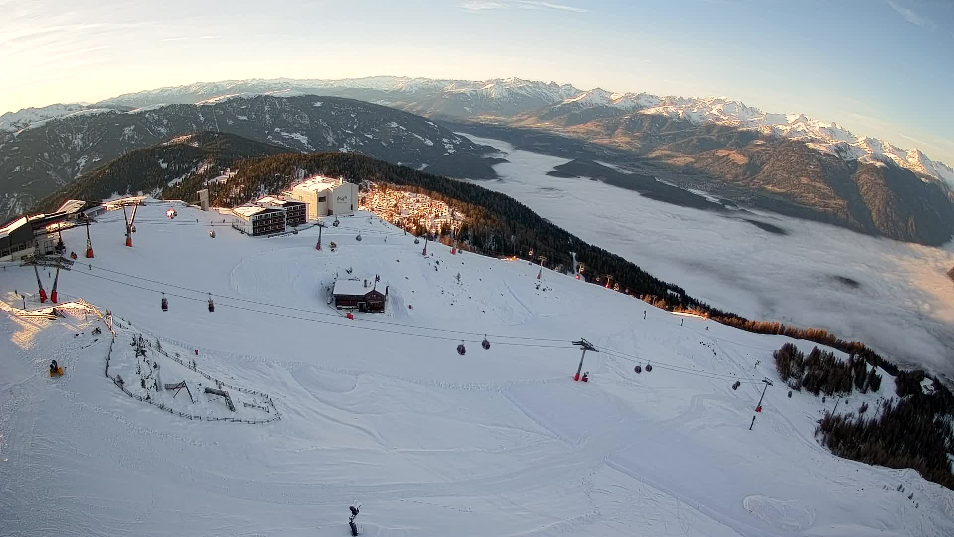 Skigebiet Kronplatz Gipfel | Blick auf Bruneck