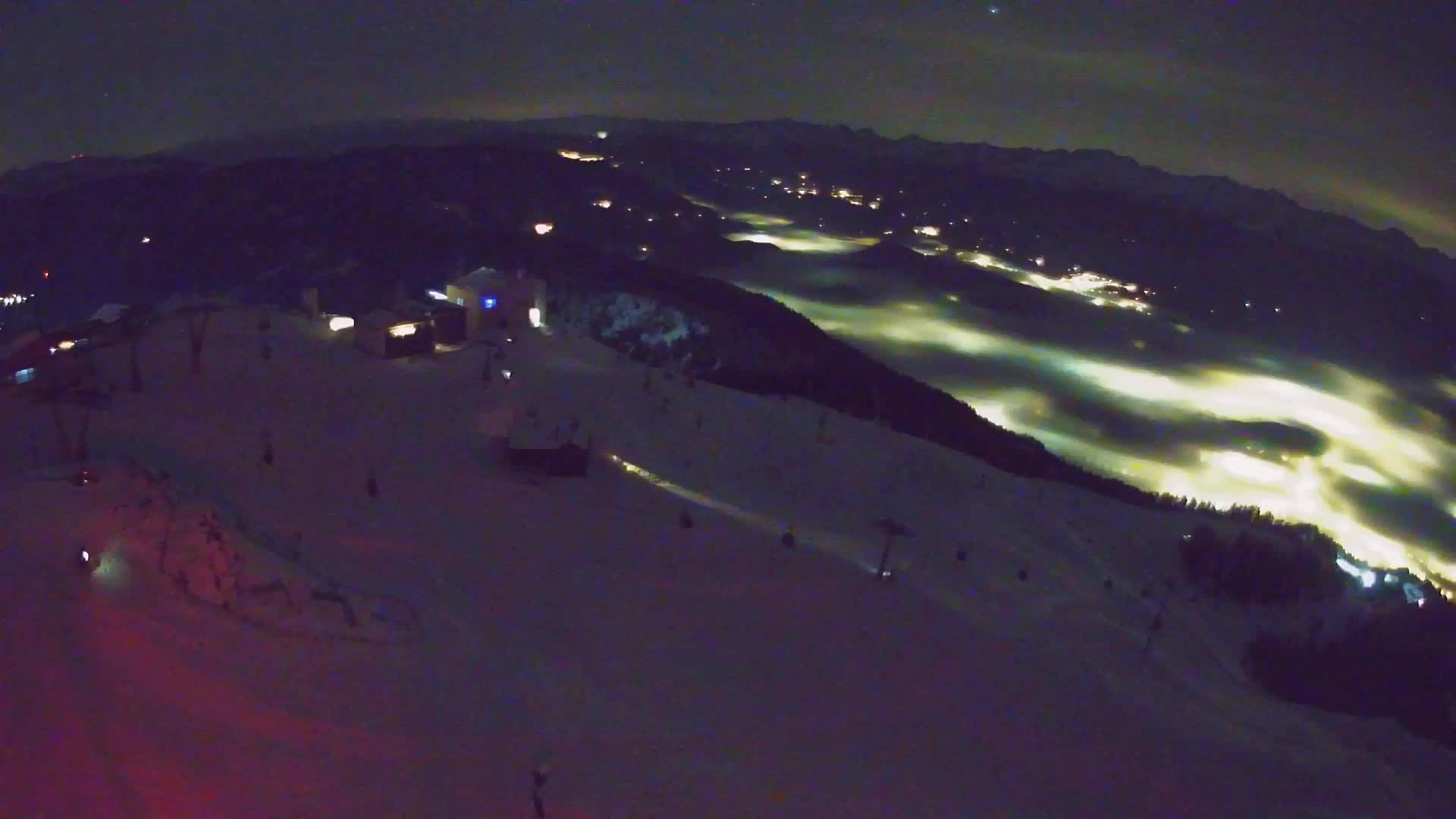 Cima estación de esquí Kronplatz | vista hacia Brunico