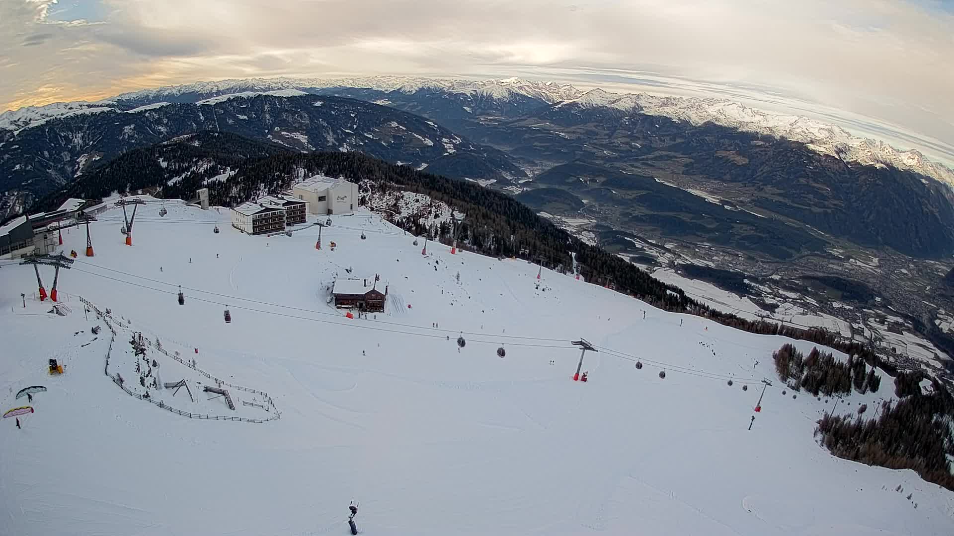 Skigebiet Kronplatz Gipfel | Blick auf Bruneck