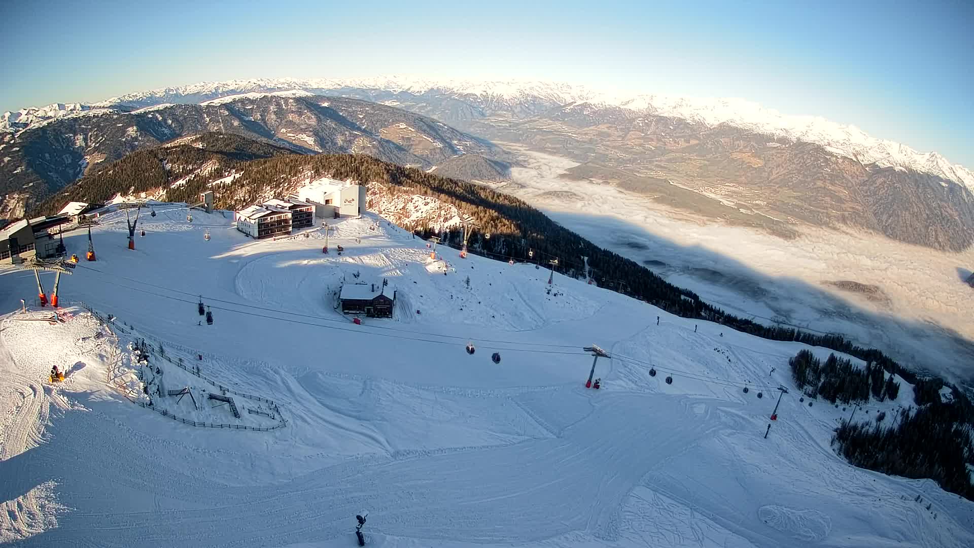 Skigebiet Kronplatz Gipfel | Blick auf Bruneck
