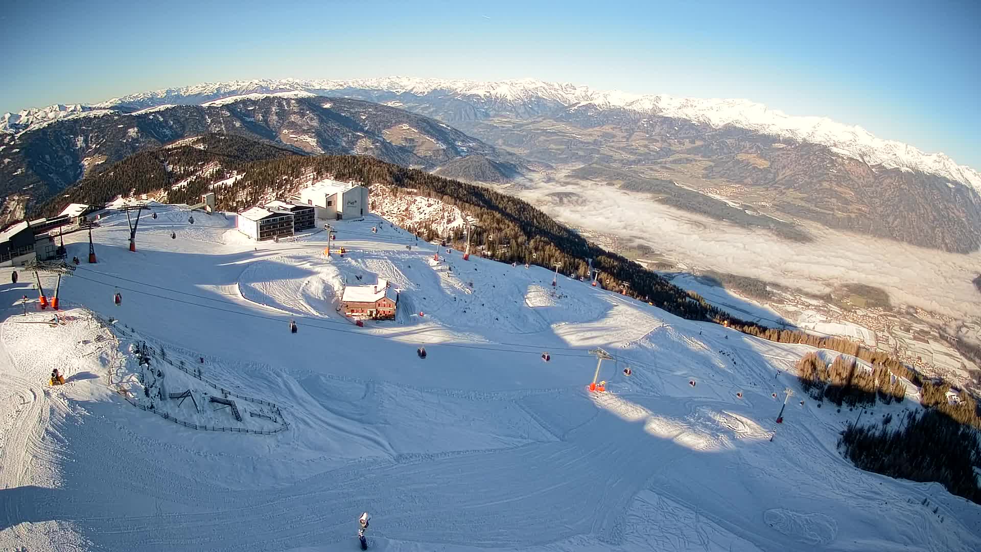 Skigebiet Kronplatz Gipfel | Blick auf Bruneck