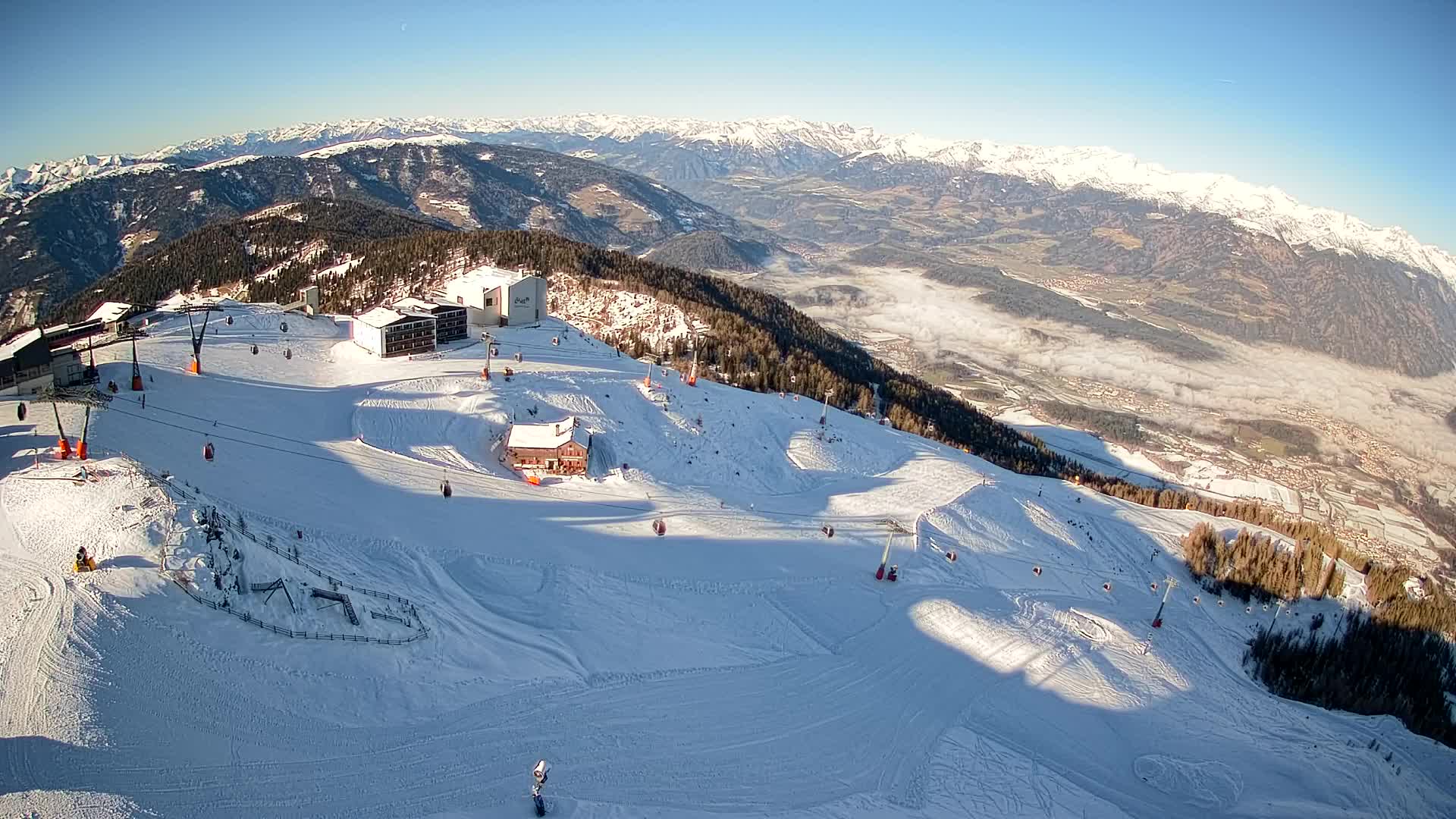 Skigebiet Kronplatz Gipfel | Blick auf Bruneck
