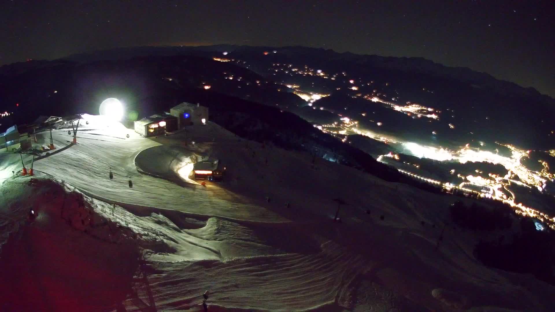 Cima estación de esquí Kronplatz | vista hacia Brunico