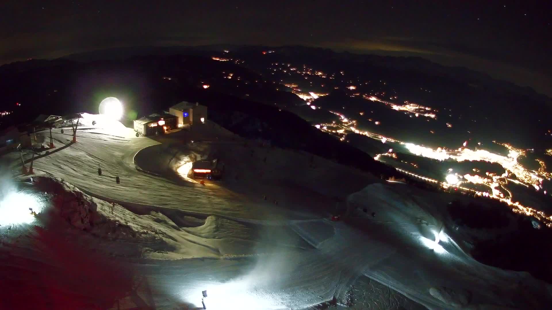 Cima estación de esquí Kronplatz | vista hacia Brunico