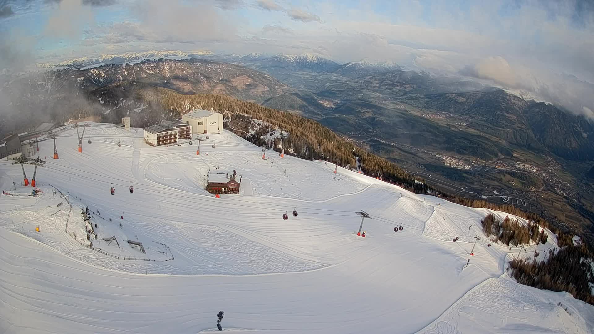Skigebiet Kronplatz Gipfel | Blick auf Bruneck
