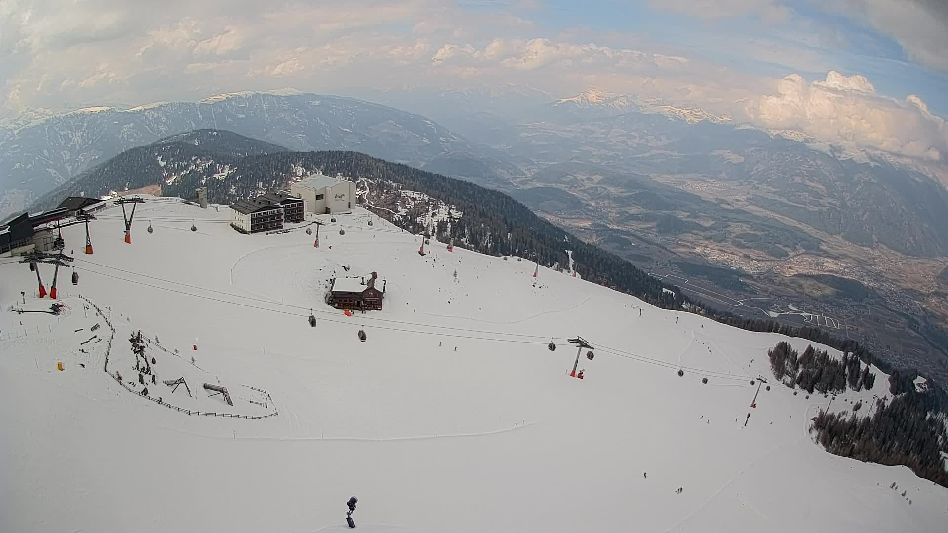 Stazione sciistica di Plan de Corones | vista su Brunico