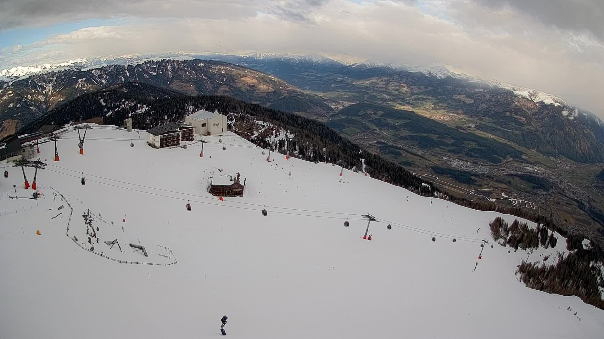 Skigebiet Kronplatz Gipfel | Blick auf Bruneck