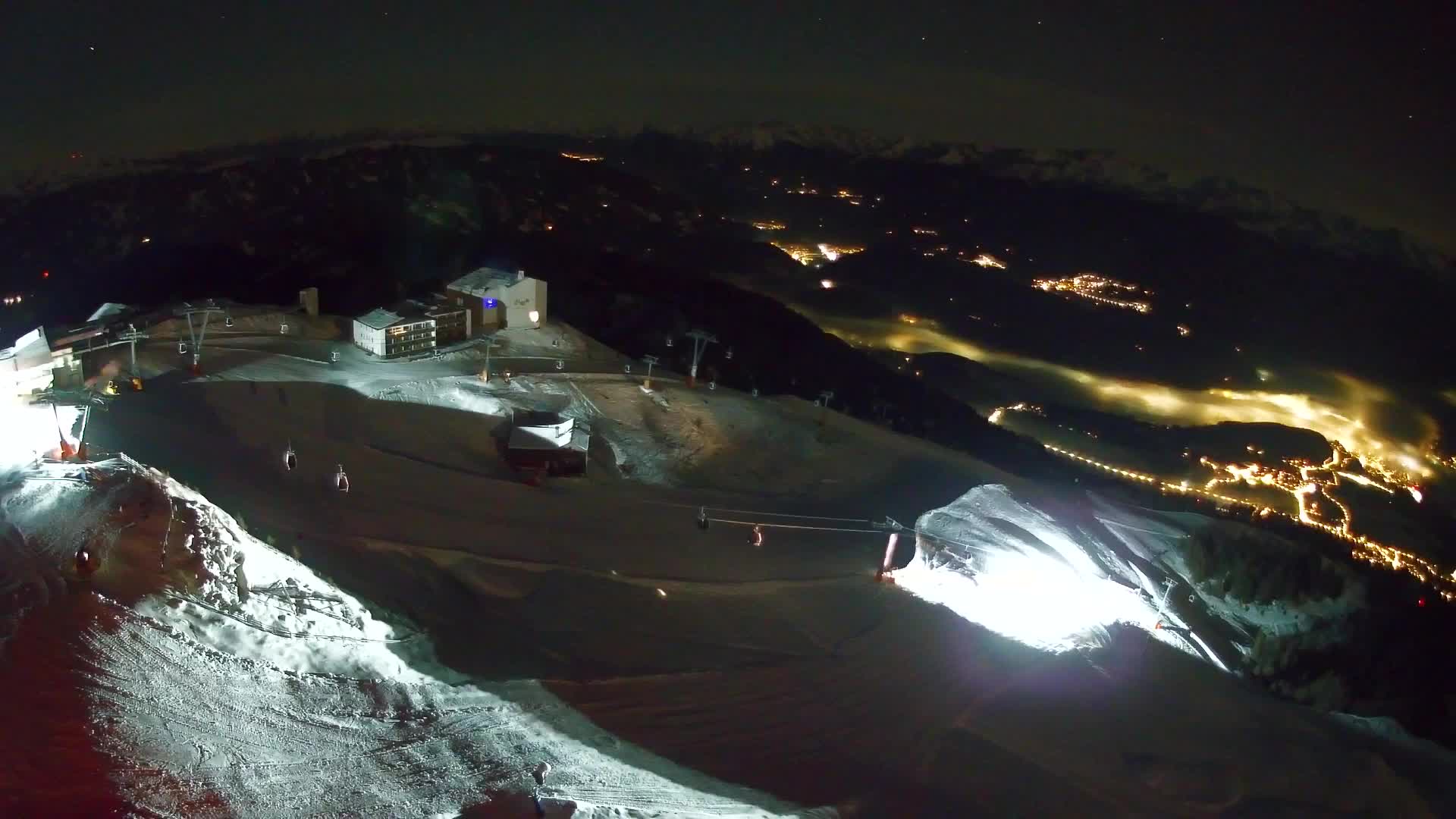 Cima estación de esquí Kronplatz | vista hacia Brunico