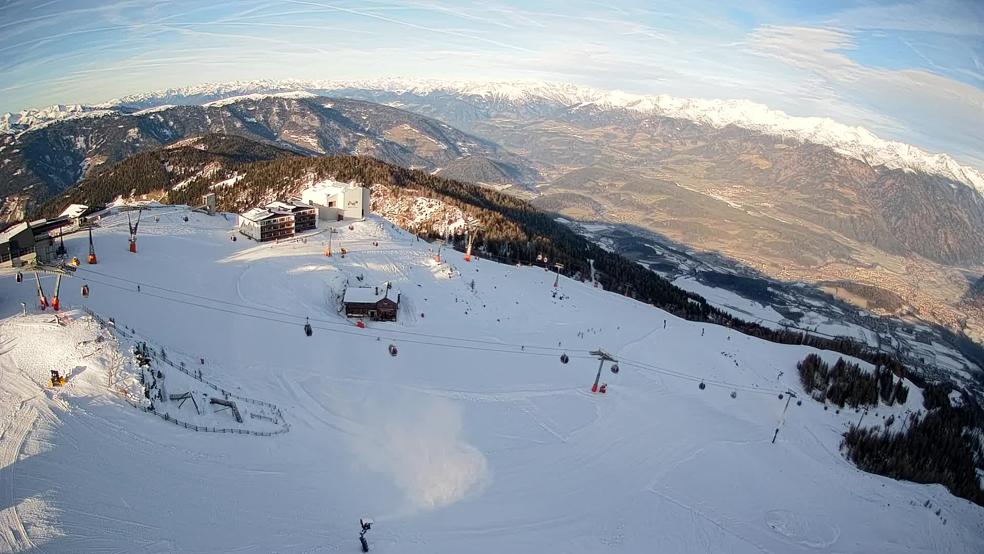 Skigebiet Kronplatz Gipfel | Blick auf Bruneck