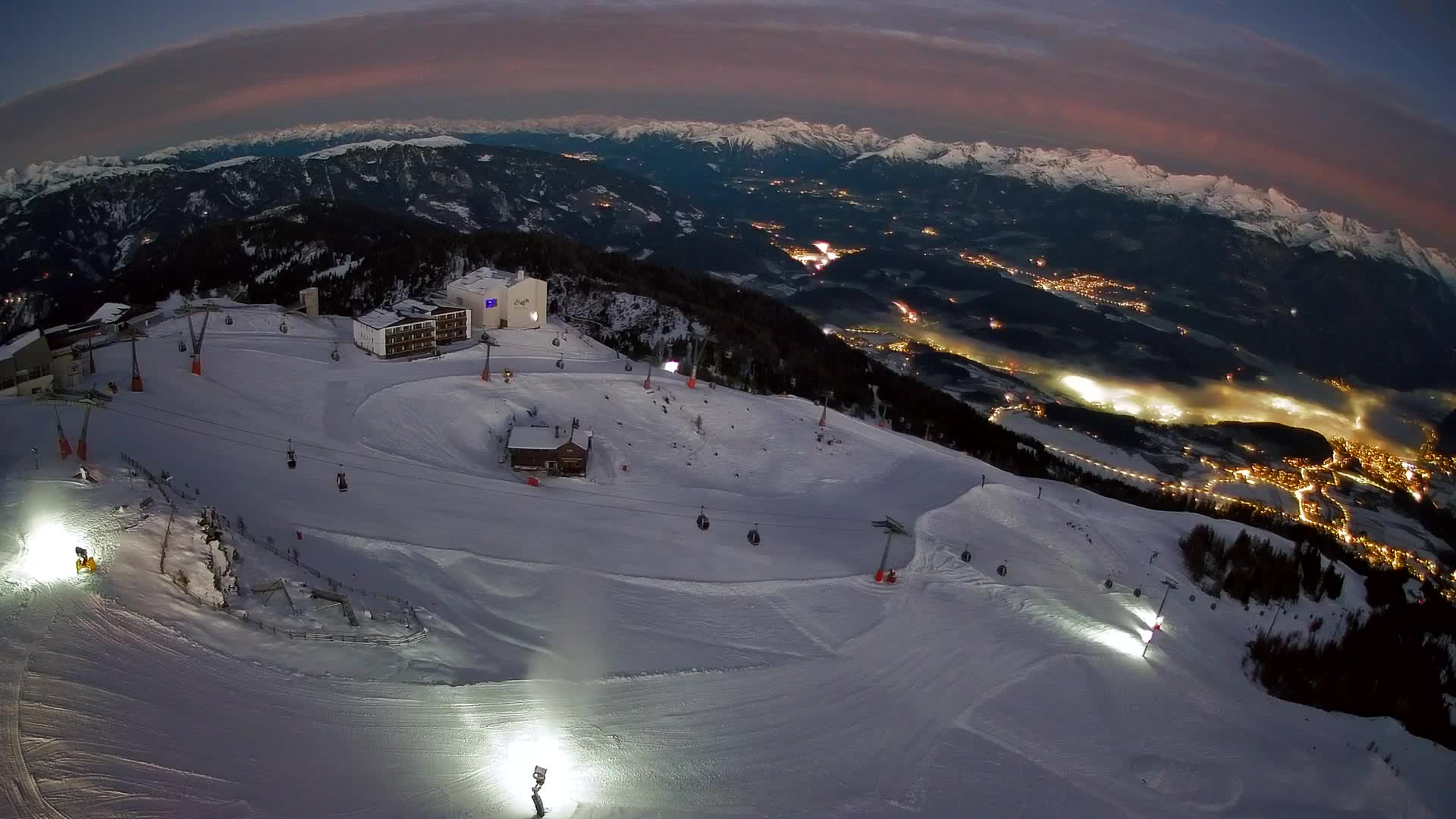 Skigebiet Kronplatz Gipfel | Blick auf Bruneck