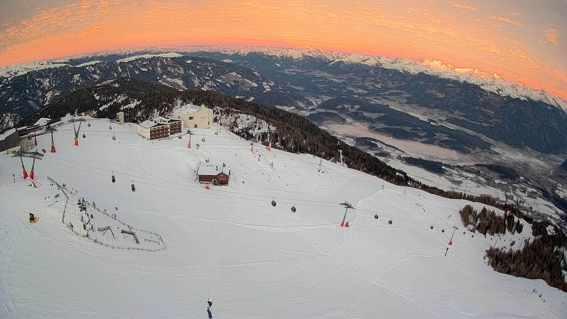 Stazione sciistica di Plan de Corones | vista su Brunico