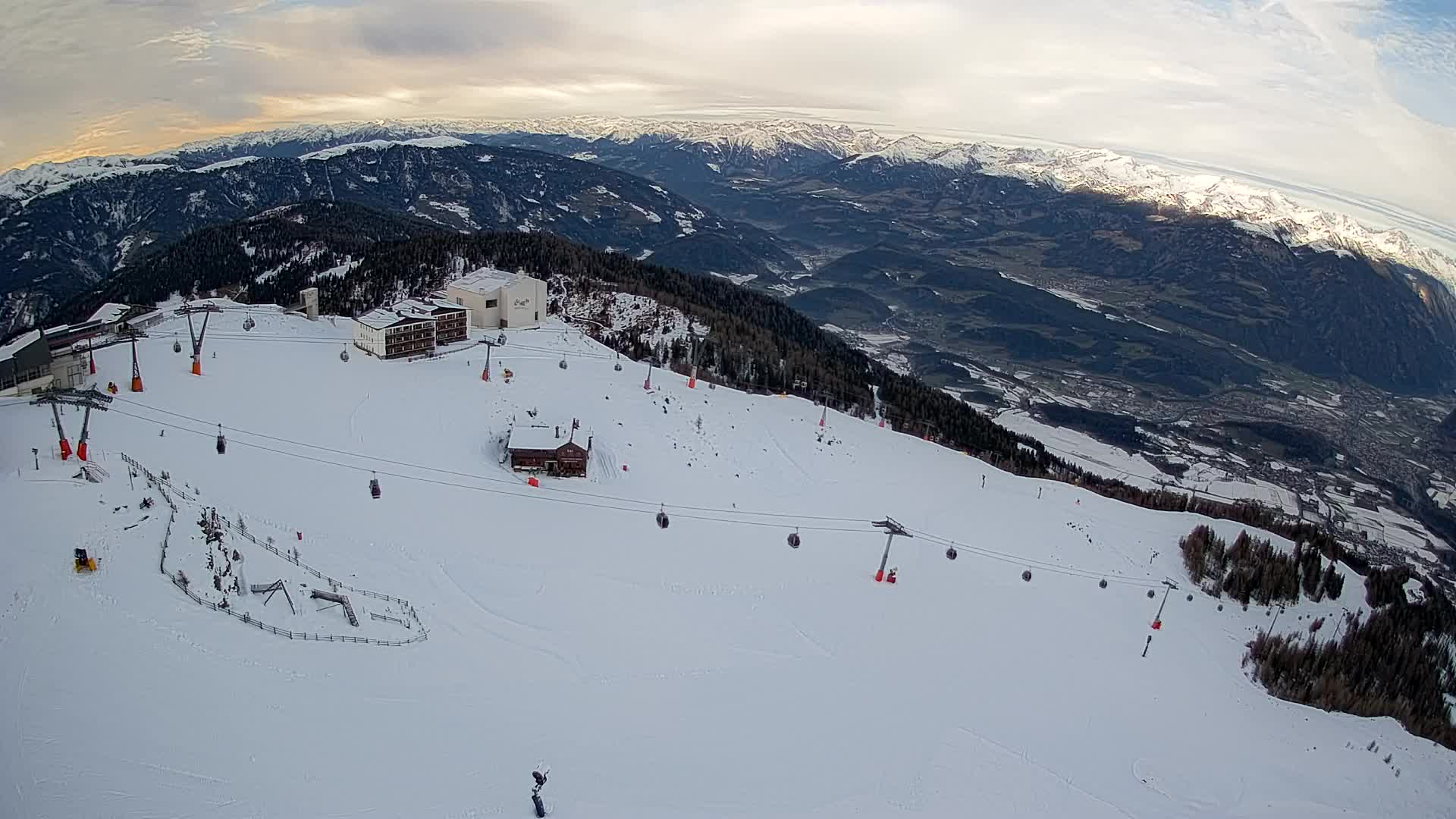 Stazione sciistica di Plan de Corones | vista su Brunico