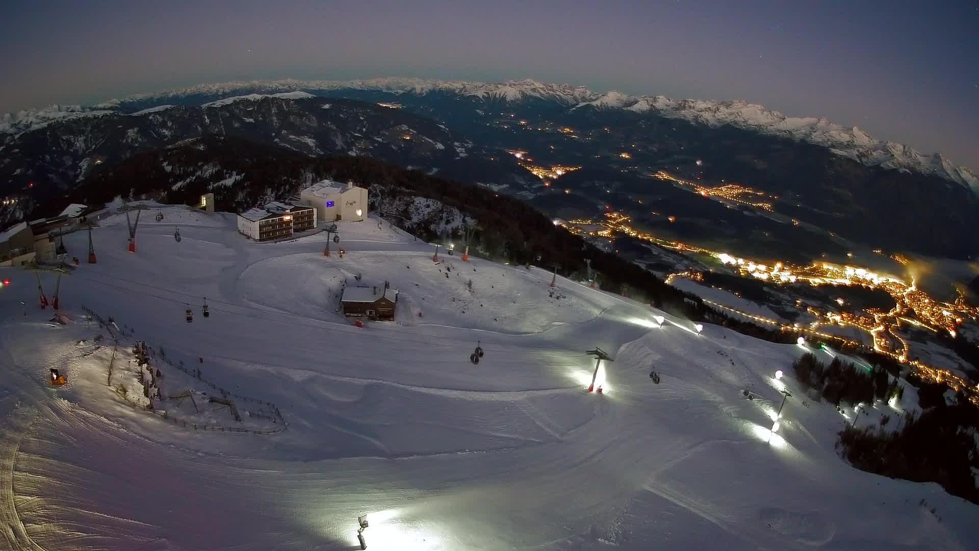 Skigebiet Kronplatz Gipfel | Blick auf Bruneck