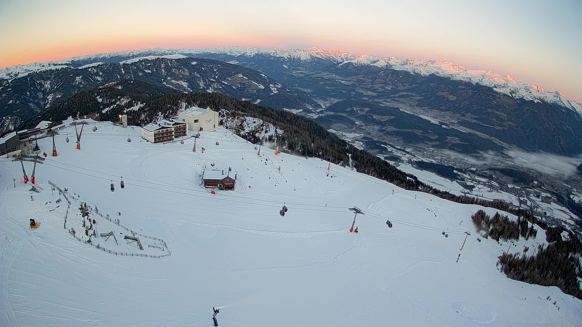 Skigebiet Kronplatz Gipfel | Blick auf Bruneck