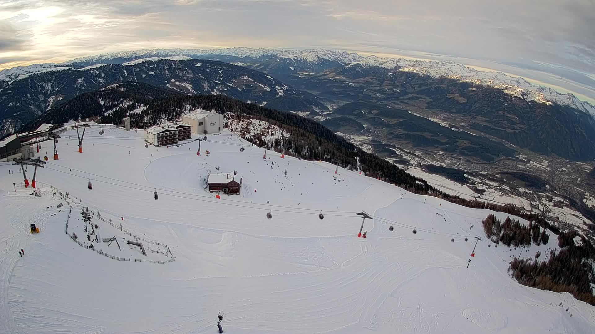 Smučišče Kronplatz – vrh | pogled na Bruneck