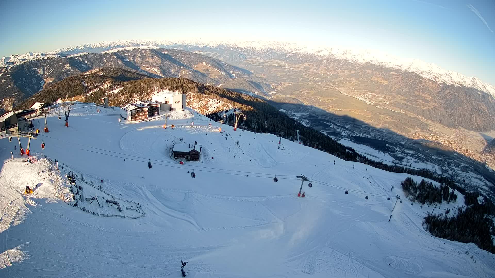 Skigebiet Kronplatz Gipfel | Blick auf Bruneck