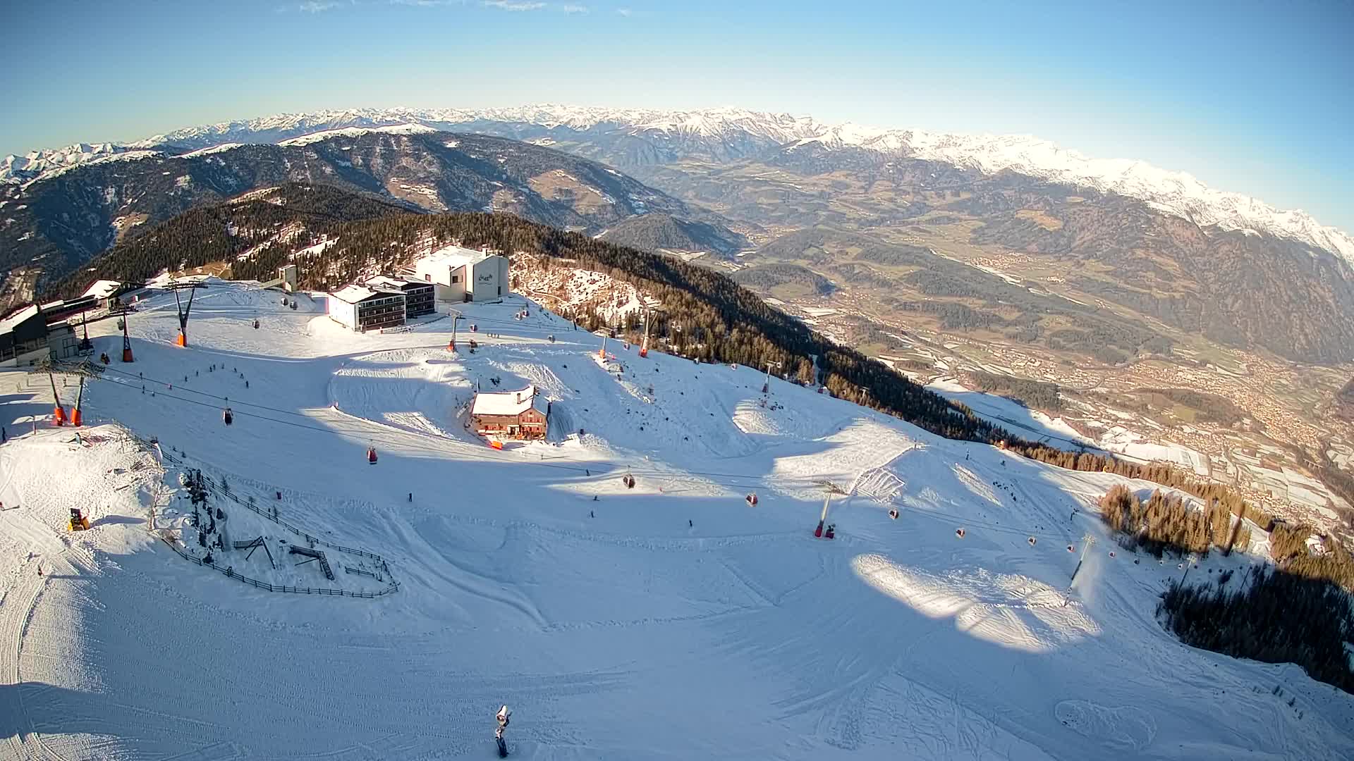 Stazione sciistica di Plan de Corones | vista su Brunico