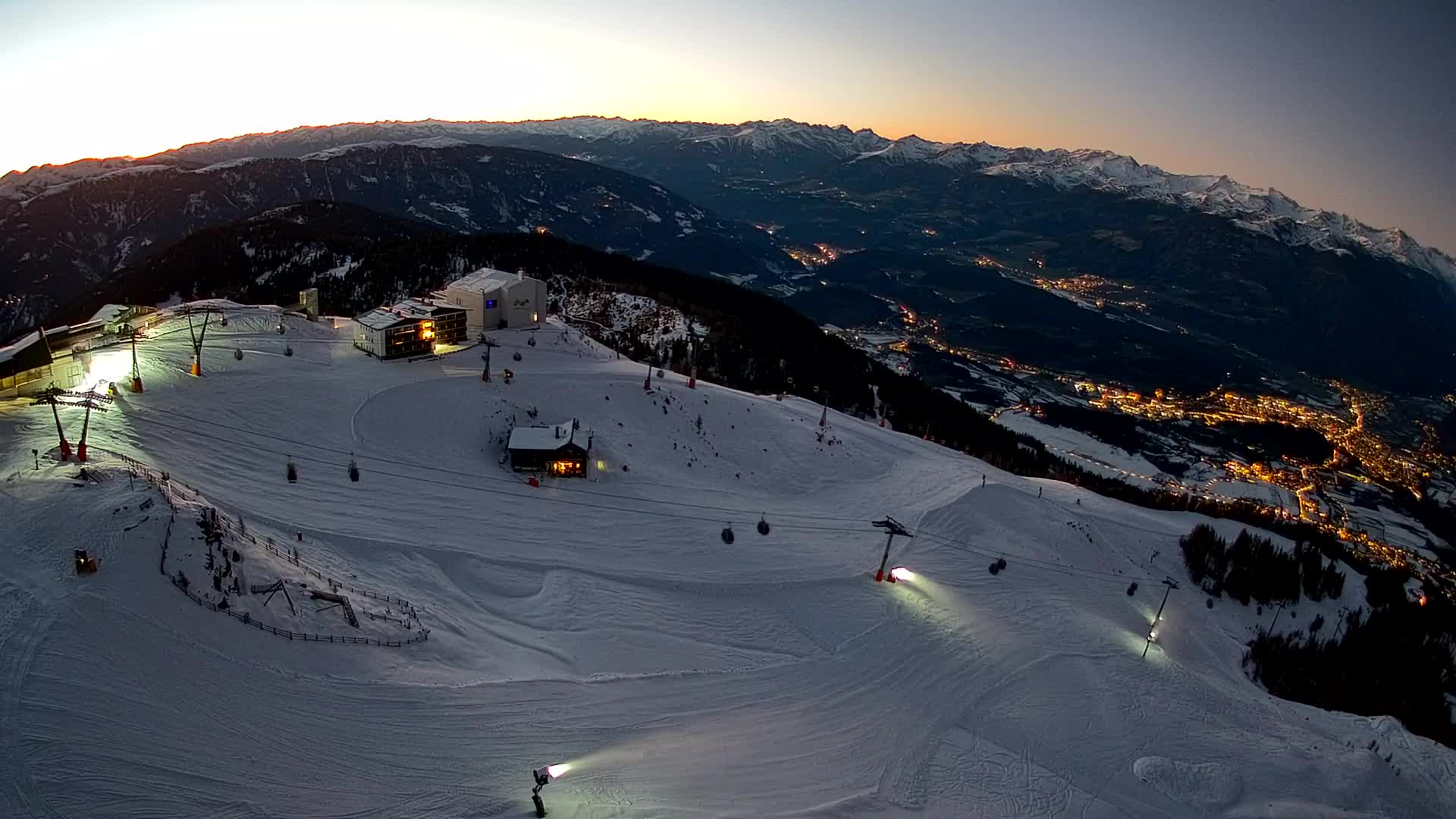 Skigebiet Kronplatz Gipfel | Blick auf Bruneck