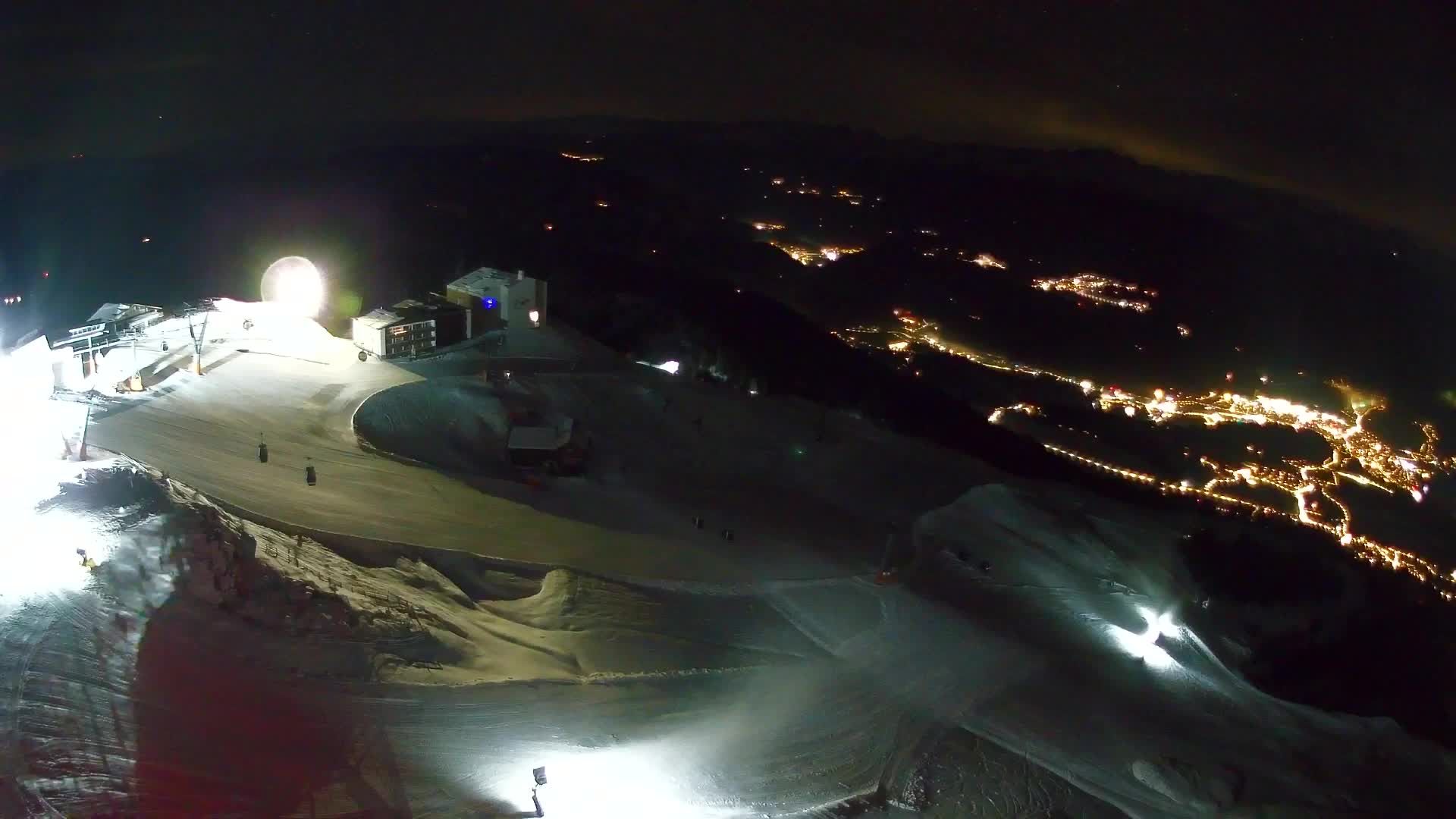 Cima estación de esquí Kronplatz | vista hacia Brunico