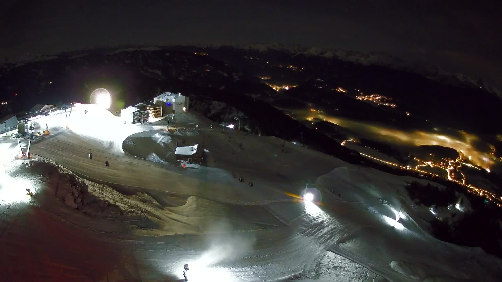 Cima estación de esquí Kronplatz | vista hacia Brunico