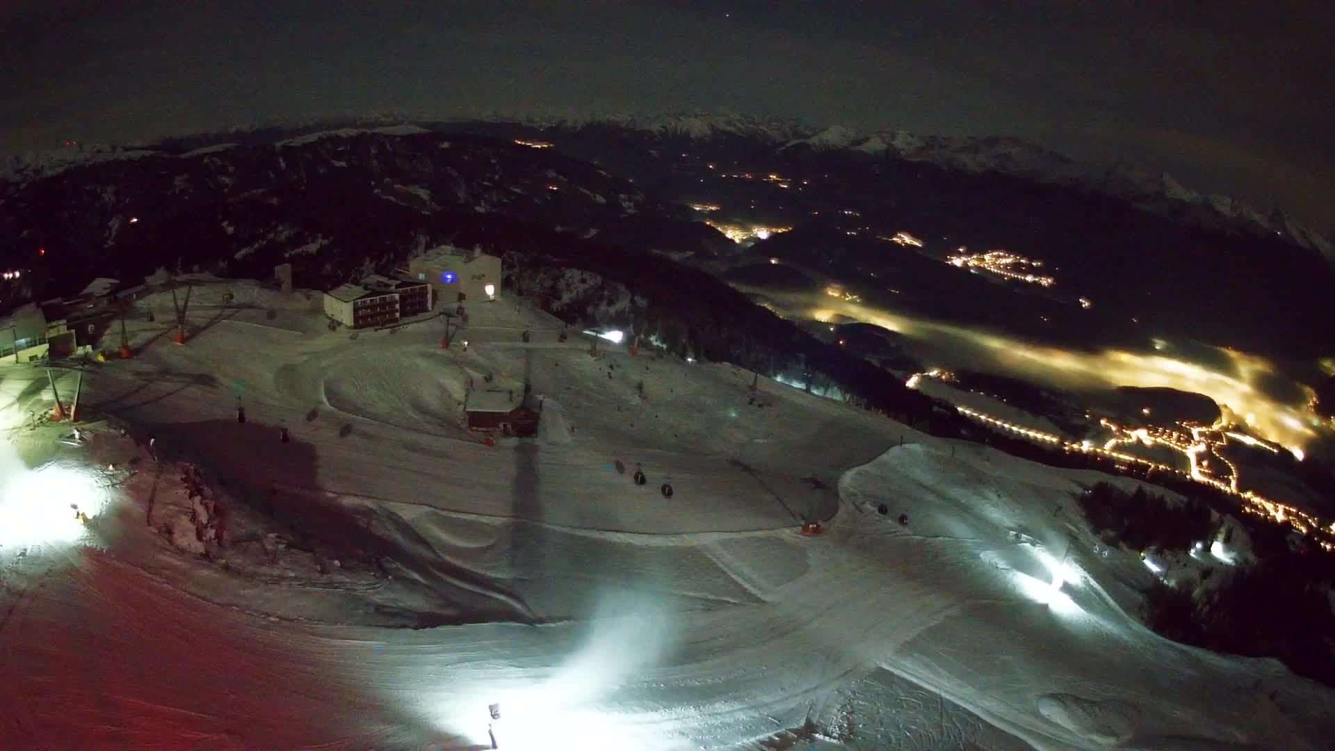 Cima estación de esquí Kronplatz | vista hacia Brunico
