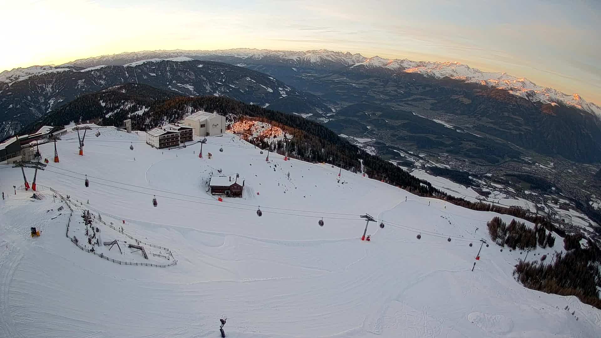 Station de ski Kronplatz sommet | vue sur Brunico