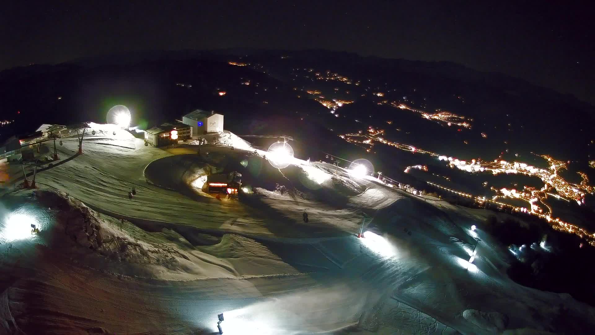 Cima estación de esquí Kronplatz | vista hacia Brunico
